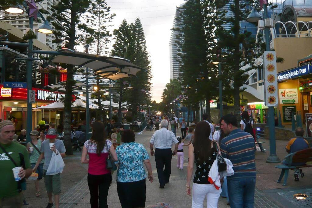 Close To Everything! Beautiful Hotel Studio'S, Sleeps 4 Gold Coast Exterior photo